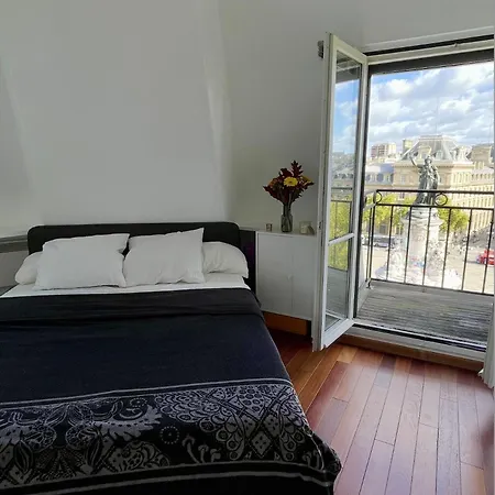 Eiffel Tower View Párizs