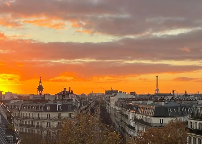 Eiffel Tower View * Париж