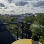 Eiffel Tower View Paříž